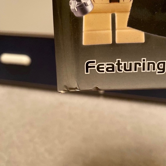 Lego Star Wars Character Encyclopedia with Exclusive Han Solo MiniFigure - Picture 5 of 12